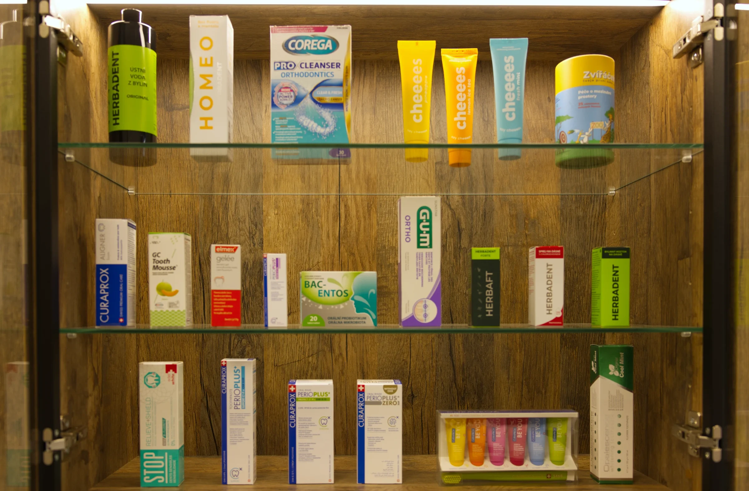 Široký výběr produktů dentální hygieny